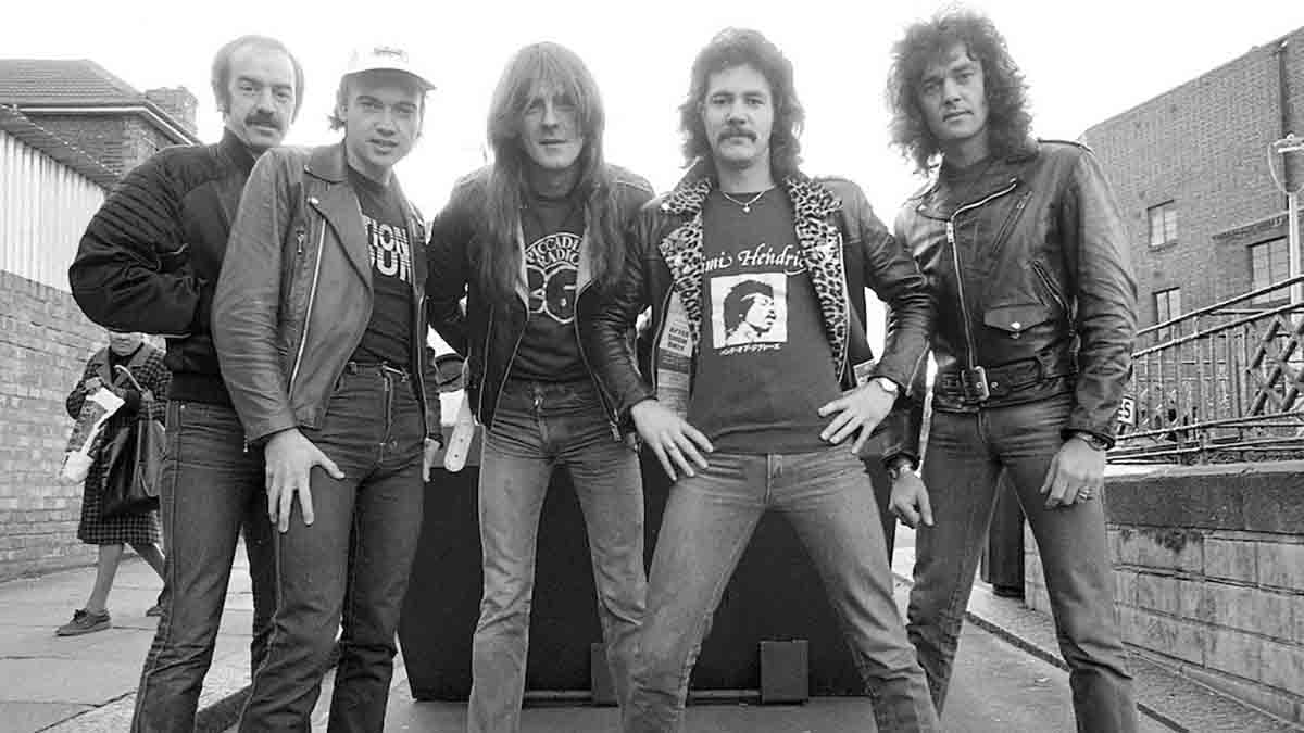 Saxon (Саксон): Биография группы - Salve Music