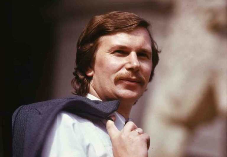 Супер жабайы порно: 10 жігіт бір балапанды трахает