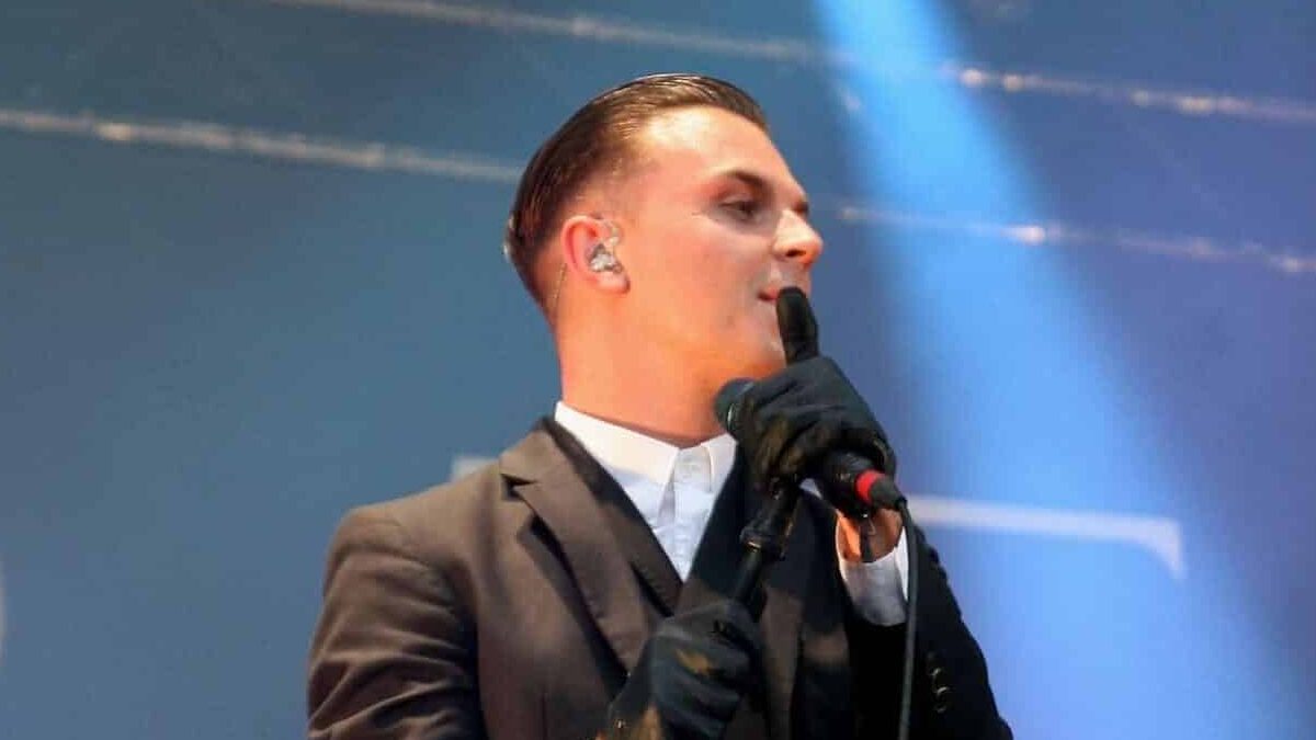 Hurts (Хертс): Биография группы