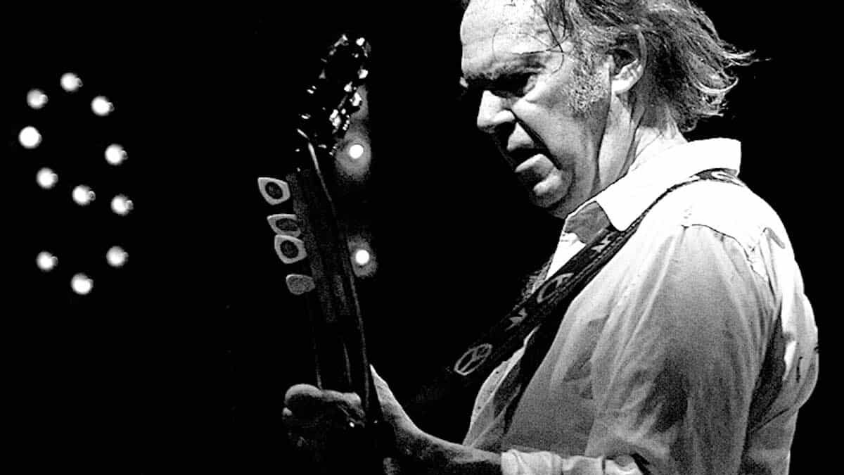 Neil Young (Нил Янг): Биография артиста