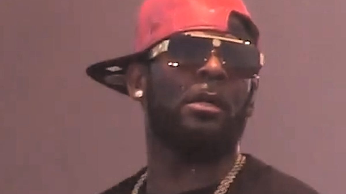 R. Kelly (Ар Келли): Биография артиста