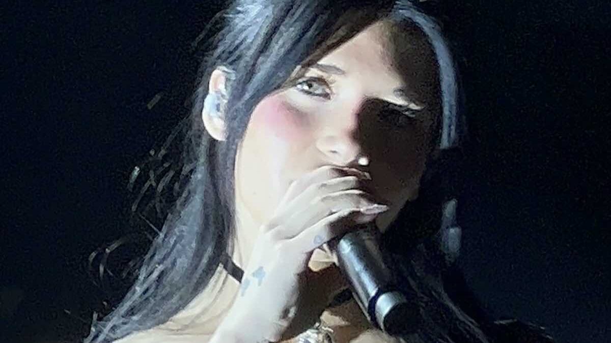 نسا بارت (Nessa Barrett): بیوگرافی خواننده